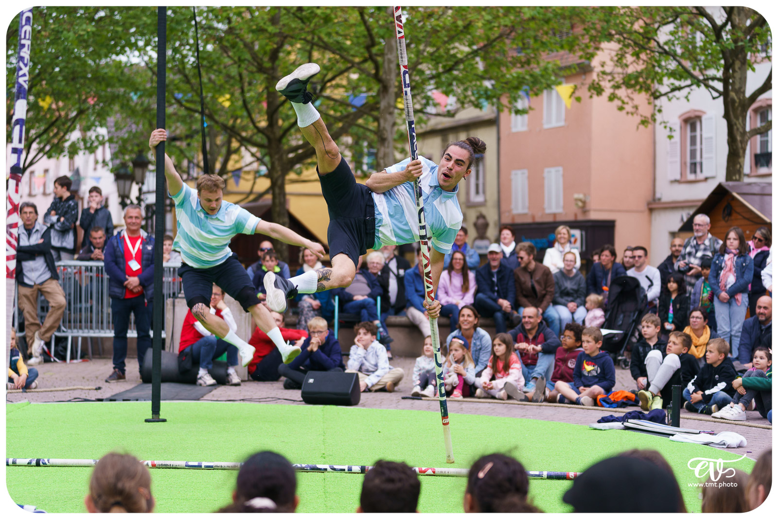 LEAGUE AND LEGEND (15FEET6)